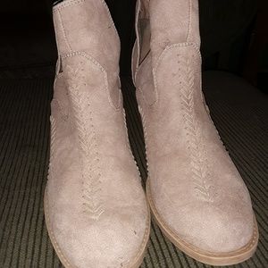 Tan ankle bootie by Daisy Fuentes